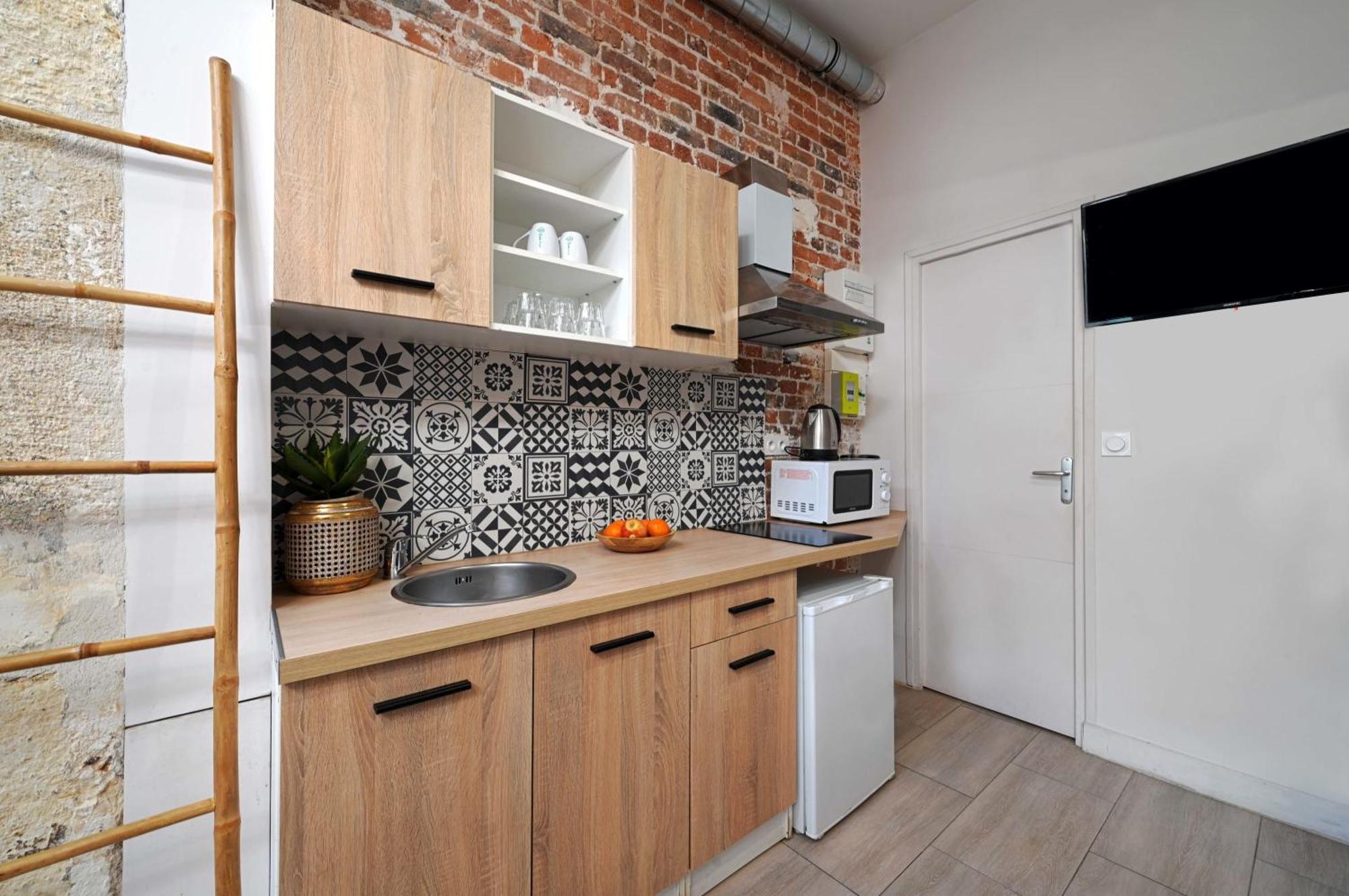 2 Bed Modern Fully Furnish Flat,Close To Buttes Chaumon Park Lägenhet Paris Exteriör bild